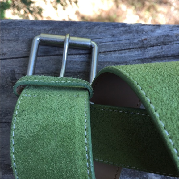 Retro 60’s style green suede belt - Picture 2 of 7
